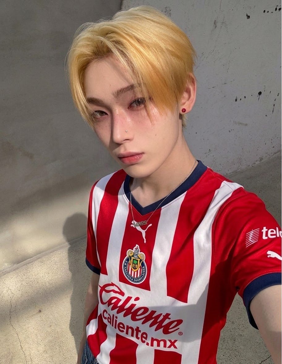 UBengene's tweet photo. @Fredysson2 Mejor con una del chivas we que a sunito le quedan perfecto los colores 🫦 https://t.co/CANAY9XxZi
