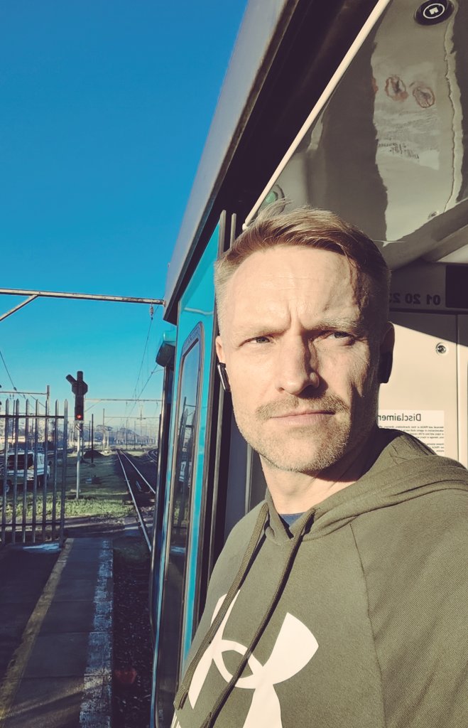 hamboneZA's tweet photo. Thanks for keeping me company on my commute this week. Xoxo #TrainDaddy https://t.co/4VuCViC68B