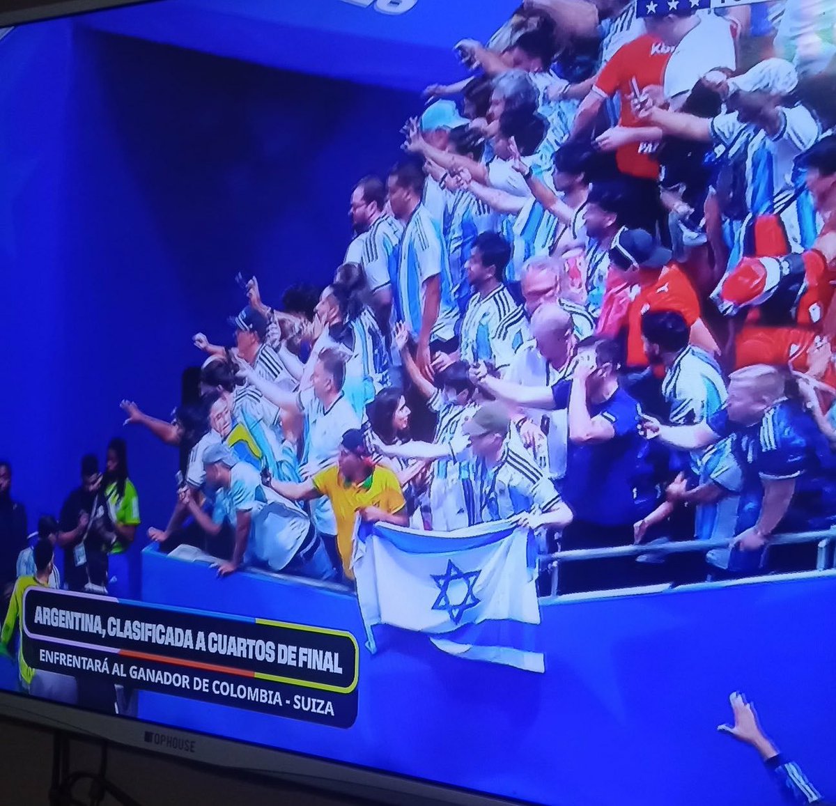 dollkoo16's tweet photo. @vallsxthv @i97pod Y no lo son? Nunca apoyaremos tampoco una selección SIONISTA y racistas https://t.co/unTyhNY4De