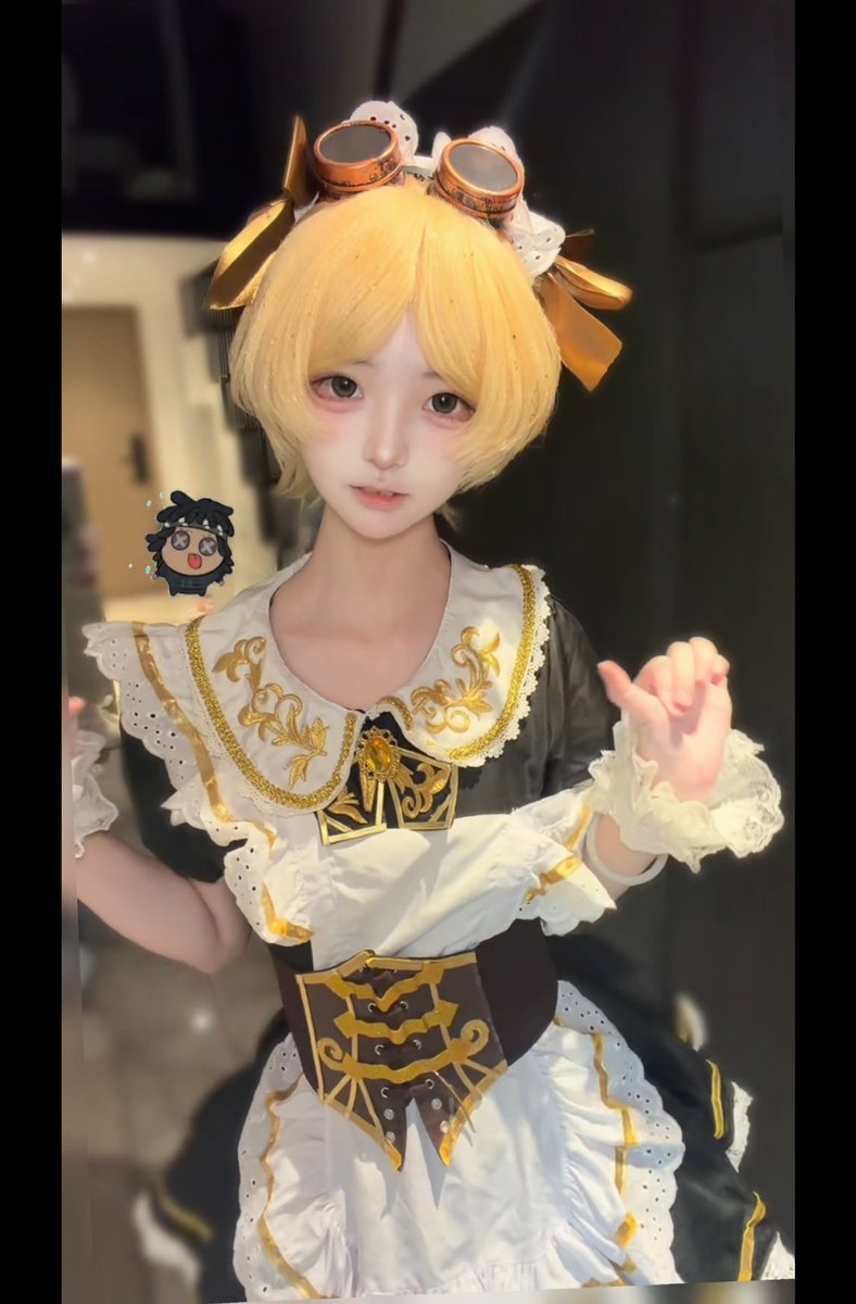 beimOvO's tweet photo. 截了三张展示一下这套衣服的萌度 #第五人格  #Identiyv #cos https://t.co/AMiGuNxP1H