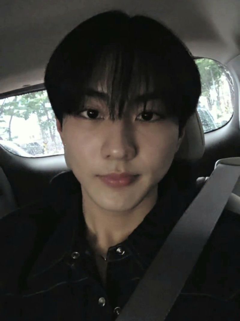 letters4won's tweet photo. car yay! ♡ #ENSD #EngeneSelcaDay https://t.co/VF0K1Mv2ob