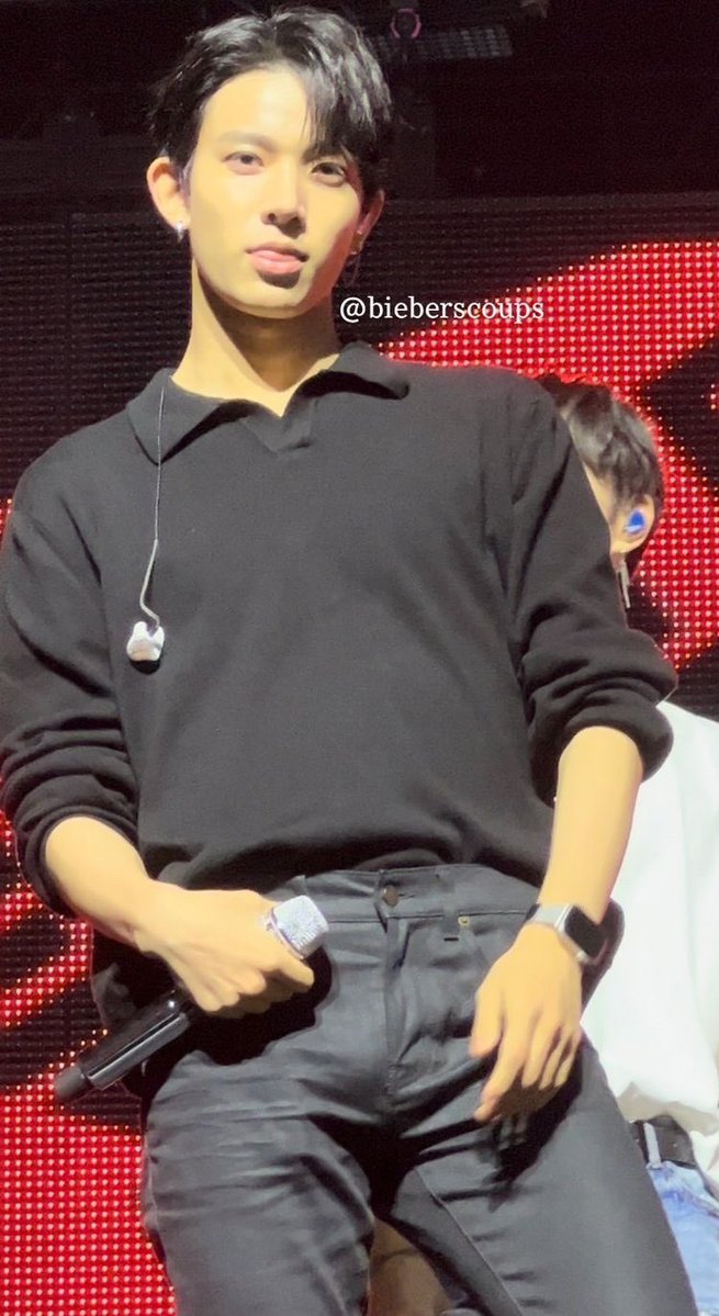 evhsng's tweet photo. this pic omg im drooling https://t.co/OS9UwJ8O76