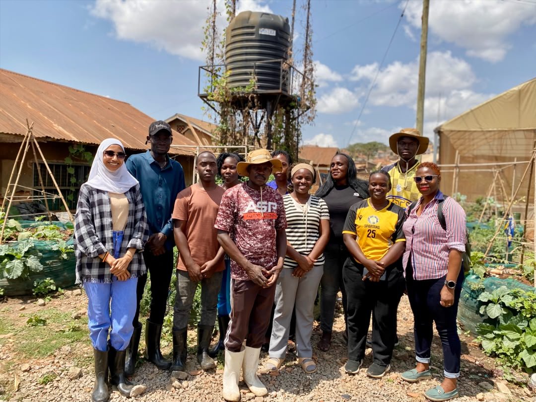 ObusingePeace's tweet photo. Nutrition Garden prepation and Plant care training for Nutrition Students @VUnutrition1  at @KCCC. I am honoured to have led a team of Nutrition students from @VictoriaUniversty for this exercise.   Urban farming schemes at the heart of @Kampala

 @ReachDrMuganga, @AHPC_Ug https://t.co/i4uMwSr3Hi