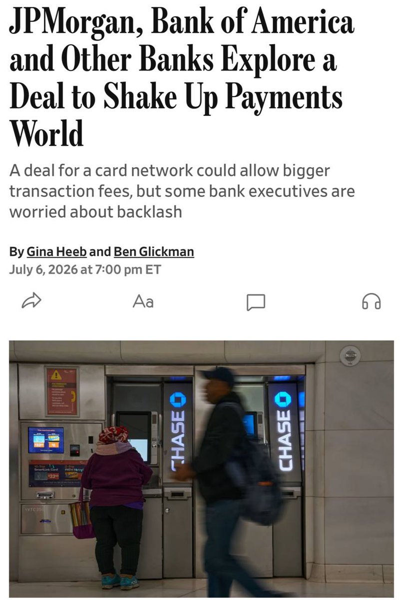 warungdegen's tweet photo. Bank-bank besar AS mencari perlindungan dari pengaruh kripto yang semakin besar.

JPMorgan, Bank of America, Wells Fargo, dan PNC dilaporkan sedang membahas pembelian jaringan pembayaran dari Fiserv.

Logikanya sederhana: dengan memiliki infrastruktur pembayaran sendiri, bank dapat mengurangi batasan yang ada pada biaya kartu debit dan meningkatkan pendapatan.

Pembicaraan ini terjadi saat kripto dan teknologi pembayaran baru terus membentuk ulang sistem keuangan.

Saat ini, kesepakatan tersebut masih dalam tahap pembahasan, dan beberapa bank sudah khawatir tentang kemungkinan respons regulasi.