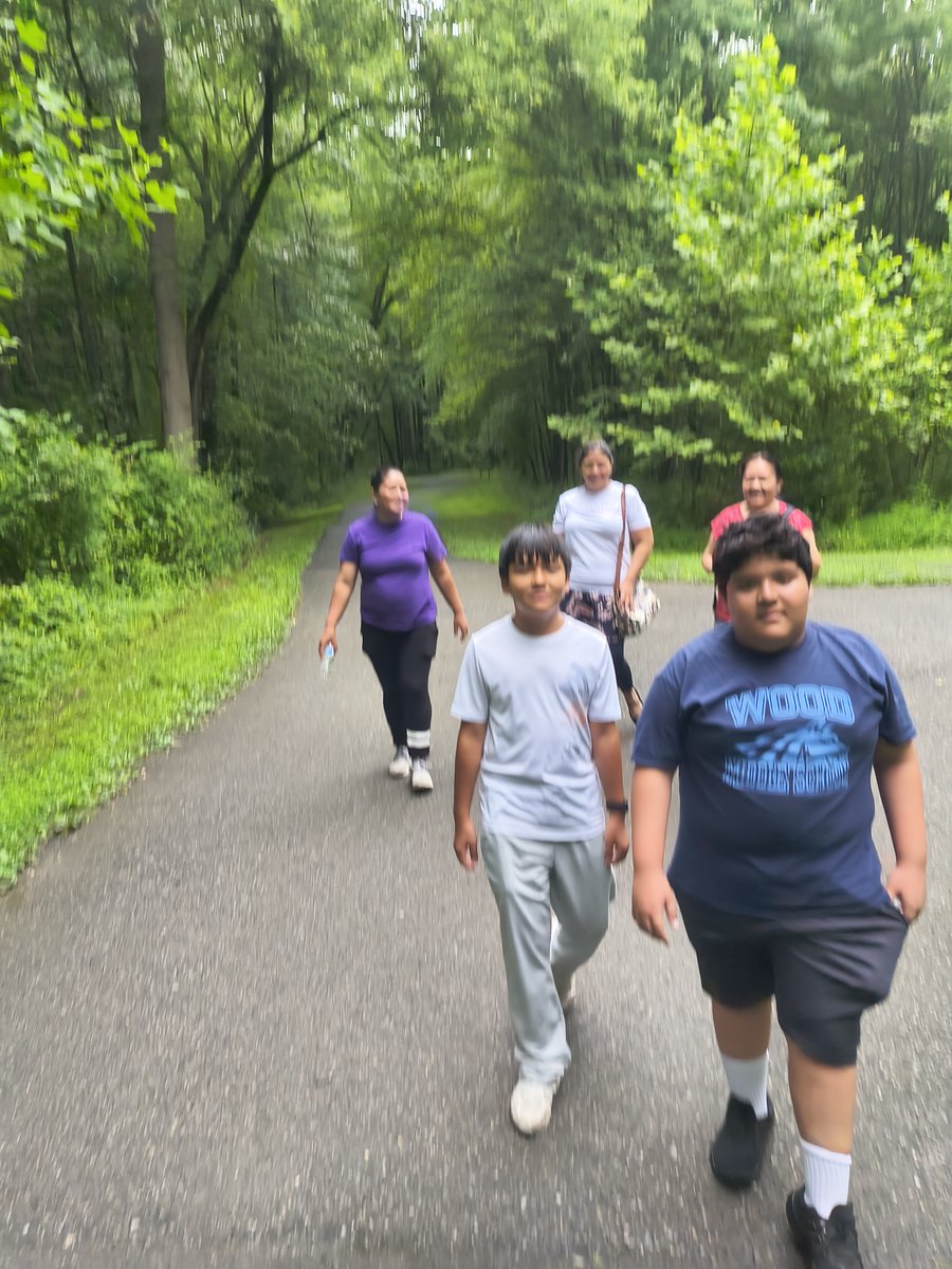 ArcolaWellnes's tweet photo. The first two days of our summer morning walks, full of good energy and dedication to maintaining a healthy lifestyle. @ArcolaES_CSL @blessings4 @CSconnect_MCPS https://t.co/iA4TqWM3is
