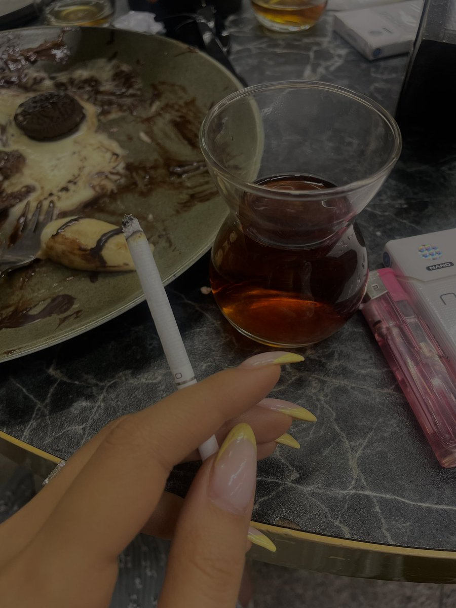 mrymhemti's tweet photo. ترکیب چایی با سیگار بهترینه .🤝🏽 https://t.co/mMcxV7Xcwl