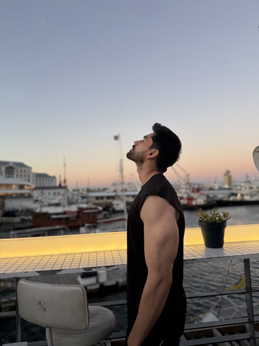 Avinash_galaxy's tweet photo. 1 August lock karte hai 🔒 
Ab aage nahi badhega date 
.
.
#KKK #AvinashMishra #Avinashians https://t.co/h4qz7ynR0V