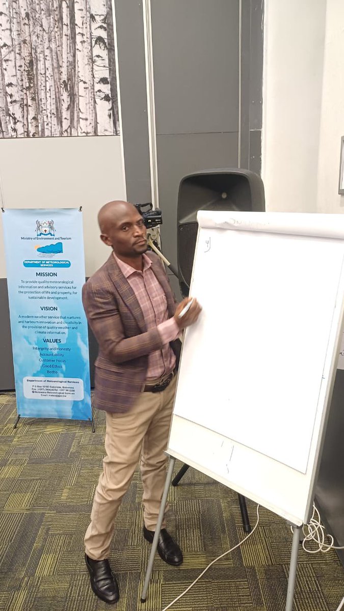 afr_ii's tweet photo. Strengthening Climate Transparency Beyond Borders

Uganda yesterday joined Botswana, Eswatini, Malawi, Namibia and South Africa for Day 1 of the #CBITGSP South-to-South Peer-to-Peer Exchange in Gaborone, Botswana.

Discussions focused on the #EnhancedTransparencyFramework, legal and policy frameworks, GHG inventory systems, data management and regional collaboration to strengthen climate transparency under the Paris Agreement.

#CBITIIUganda #ClimateTransparency #ParisAgreement #GEF