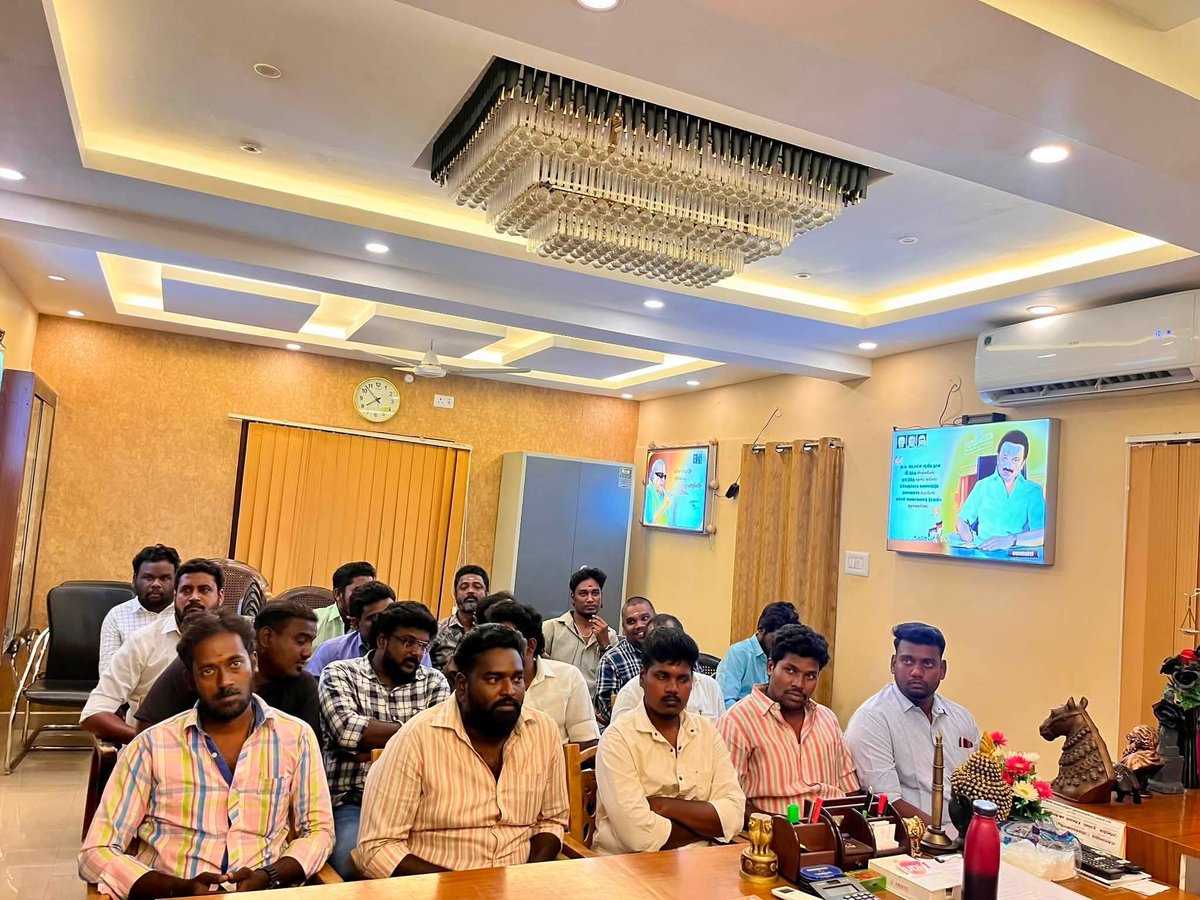 prabhuasp247's tweet photo. முத்தமிழ் அறிஞர் டாக்டர் #கலைஞர் அவர்களின் 103 வது பிறந்தநாள் விழா,வாக்களித்தோருக்கு நன்றி அறிவிப்பு #பொதுக்கூட்டம் மற்றும் கழக @dmk_youthwing ஆக்க பணி குறித்து மாவட்ட செயலாளர் அண்ணன்  அவர்களின் வழிகாட்டுதலுடன் மாநகர செயலாளர் அண்ணன் @sunramanathan_ அவர்களின் தலைமையில் https://t.co/hp9fXBbpkO