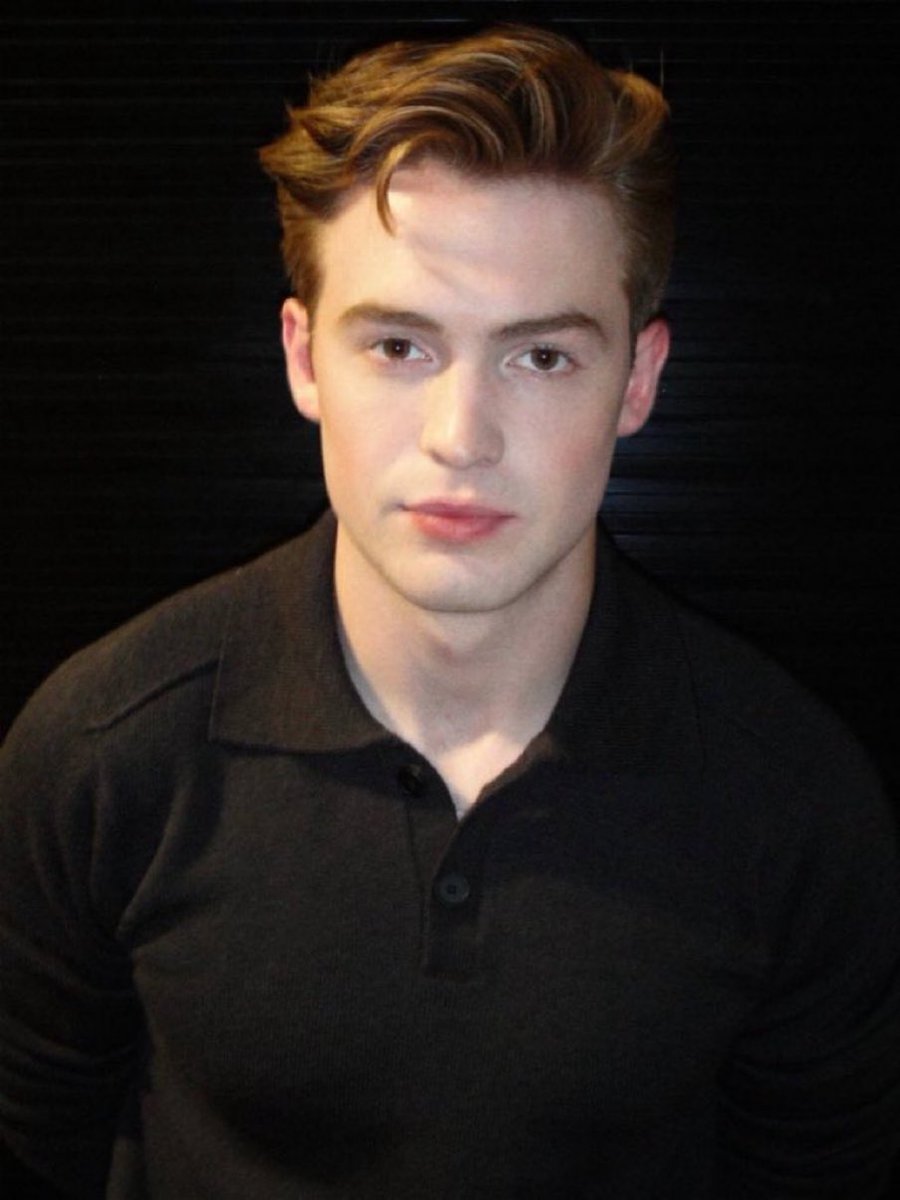 adorablejoekit's tweet photo. NO BEARD AND THE HAIR OH WE ARE SO BACKKK https://t.co/PT4SVHeBOJ