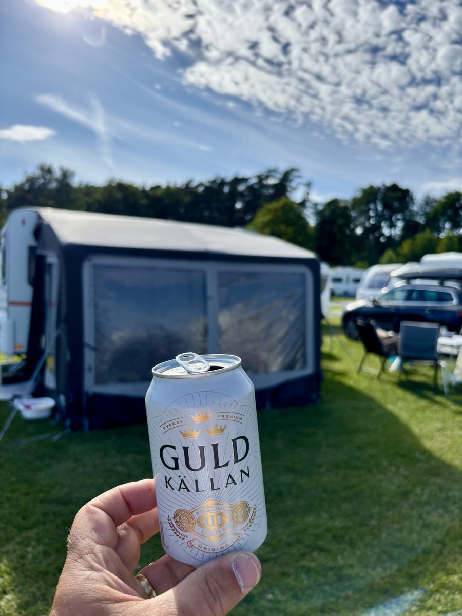 Glennsarn's tweet photo. Inte sällan man provar Guldkällan, dock inte ofta i Kungshamn med semester och sol som kuliss, nu snackar vi real business… 🇸🇪❤️🙏✅👍🏻😘 https://t.co/RnBQE4QrSc