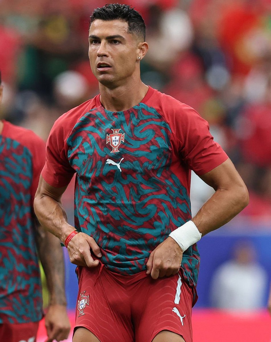 playersheaven33's tweet photo. Cristiano Ronaldo https://t.co/EoK1TNhh7X