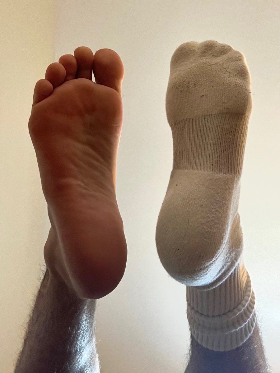 footbrokyle's tweet photo. Sniff then taste https://t.co/MtAQ67cRng