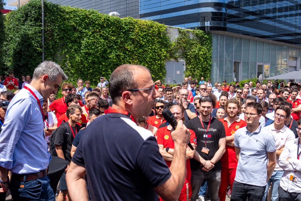 GazzettaFerrari's tweet photo. 🚨 | [1/2] Serra reportedly confirmed that the SF-26 development programme is meeting expectations, while Gualtieri updated staff on the ADUO project. 

Ferrari is targeting the introduction of the new turbocharger within the next five races and has already started work on its 2027 power unit.

📰 @Auto_Racer_it