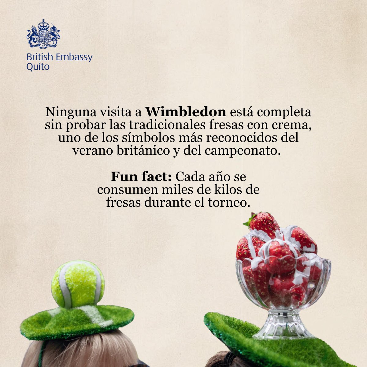 UKinEcuador's tweet photo. 🎾 Wimbledon es mucho más que tennis. Es el reflejo de algunas de las tradiciones más emblemáticas del #ReinoUnido.
Descubre más de este evento que combina: historia, excelencia deportiva y cultura británica. 🇬🇧

#Wimbledon🍓 #CápsulaCultural #Tennis #ReinoUnido https://t.co/nAziizP2Vc