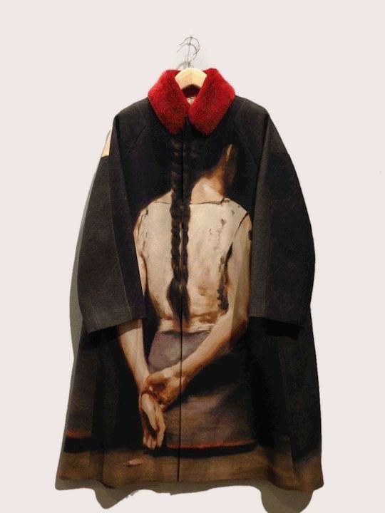 freebillin's tweet photo. Undercover AW15 Silk-Screened Wool Overcoat from the “HURT” collection designed by Jun Takahasi. The artwork featured on the coat is an oil-on-canvas painting titled ‘The Banana’ by Belgian artist Michaël Borrenans. https://t.co/CQYXGppuQ7