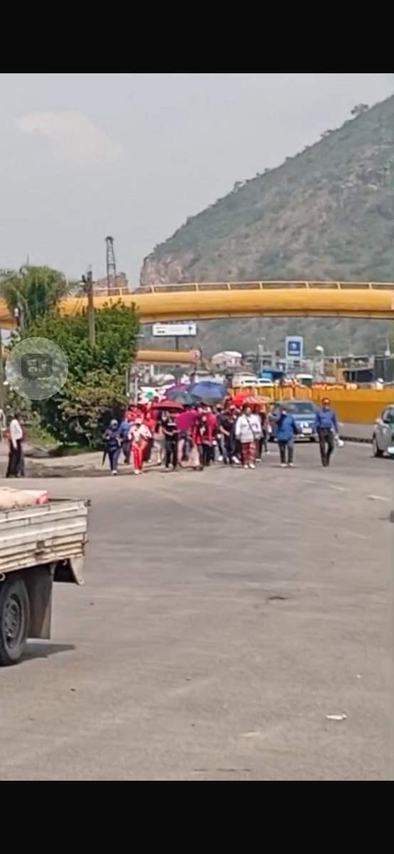 EGaona14's tweet photo. Al parecer las 8 hrs. Del bloqueo de ayer no fueron suficientes “manifestantes” dirigiéndose ya a la #Caseta de #Chalco #Ixtapaluca 🆘 🆘
@GN_Carreteras @CAPUFE @AztecaNoticias @HMeridiano @delfinagomeza https://t.co/OIgSm3hRTj