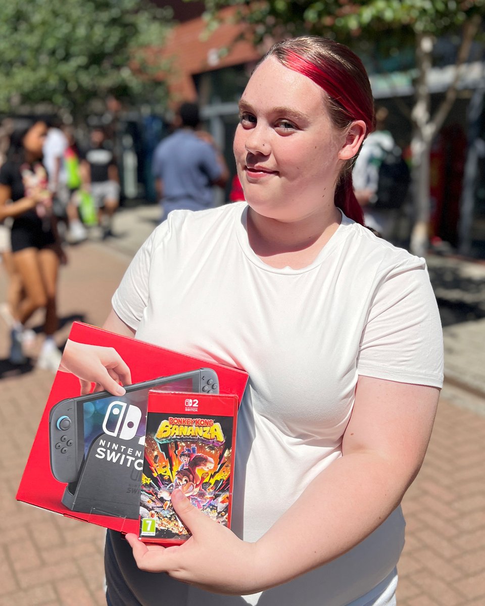 halesowencoll's tweet photo. Congratulations to Mollie, who won yesterday’s Freshers Festival prize draw - a brand new Nintendo Switch 2 with Donkey Kong Bananza!   

#HalesowenCollege #FreshersFestival https://t.co/4f4fn2HcFa