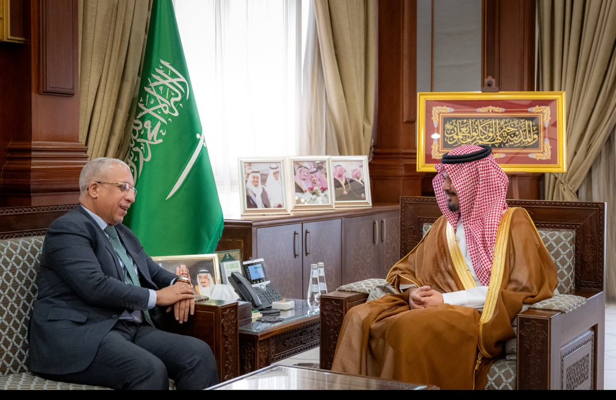 moctaroulddahi's tweet photo. كل لي اليوم الأربعاء 8 يوليو 20.26  شرف لقاء صاحب السمو الملكي الأمير سلمان بن سلطان بن عبد العزيز آل سعود:أميرُ منطقة المدينة المنورة و كانت سانحة لنقاش بعض المواضيع ذات الاهتمام المُتشارَك.
كل التقدير لسمو الأمير  على المشاعر الطيبة اتجاه الشناقطة عموما سلفا و خلفا. https://t.co/sFasWQ7XpS