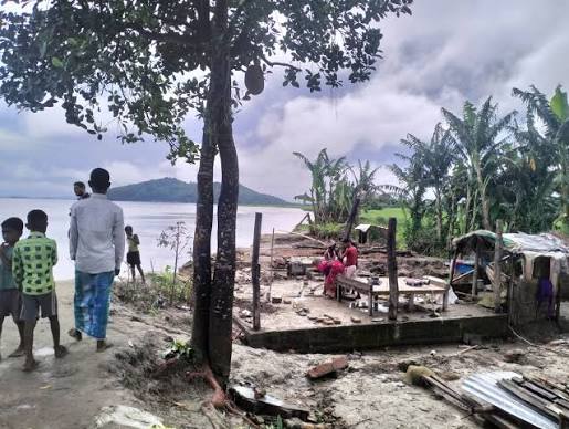 humanvb7p's tweet photo. Our team focuses on:

Emergency medical aid for the impoverished

Disaster relief &amp; shelter for river erosion victims

Education &amp; essential supplies for underprivileged children

Regular support for orphans &amp; widows

Your contribution can save lives and restore hope in Gaibandha https://t.co/NMuCDjWlAo