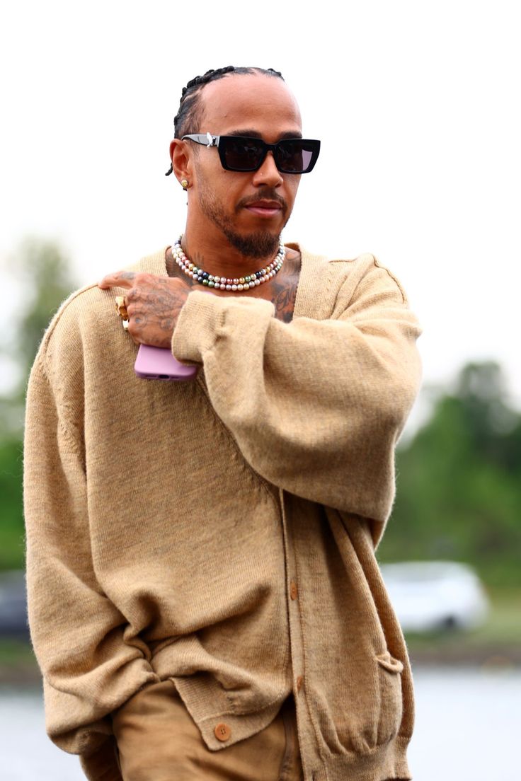 HourlyLewisH's tweet photo. Lewis Hamilton https://t.co/qPPPphQCPX