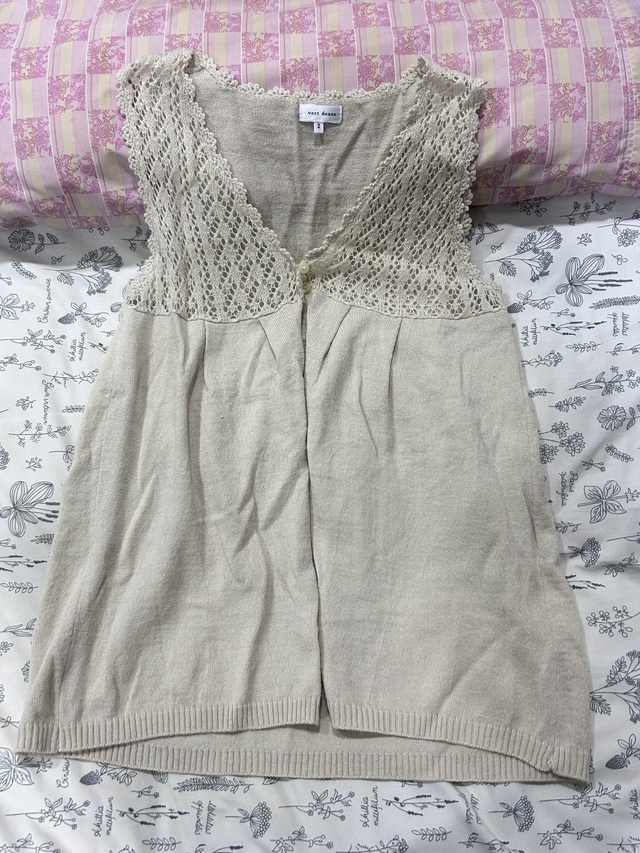 melonstufq's tweet photo. ✿ เสื้อคลุมถัก 45-

✿ ครอปกล้ามชมพู น่ารักมากก 50-

✿ ครอปดำ แหวกอก ซีทรู ตัวนี้ใส่แล้วหุ่นโซ๊ะมาก 50-

✿ ครอปกล้ามแมชง่าย 60-

#ส่งต่อเสื้อผ้ามือสอง #ส่งต่อเสื้อผ้าสาวอวบ #โล๊ะตู้เสื้อผ้า #ส่งต่อเสื้อผ้ามือสองสภาพดี https://t.co/yGlkXQ6fyj