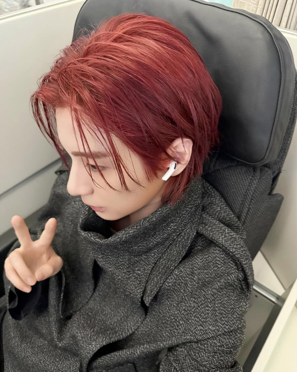 ihanimpregnator's tweet photo. he is eating leehan https://t.co/ifM5YZTyGa