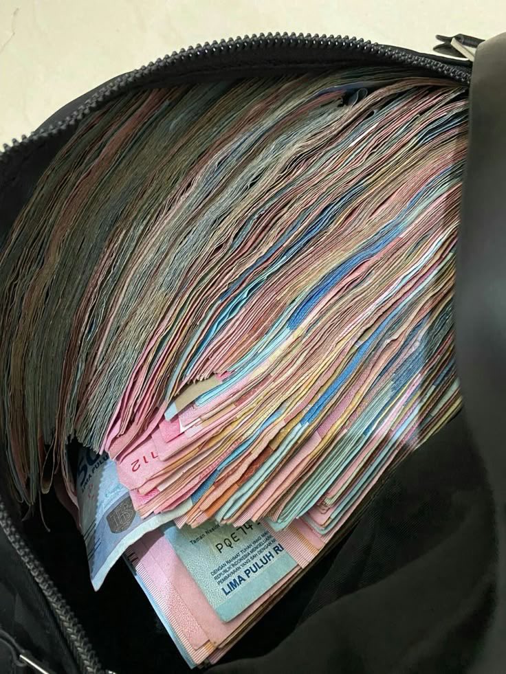 krocomustdie666's tweet photo. keadaan uangku kalo ga bayar pajak : https://t.co/WQtsau4lyv