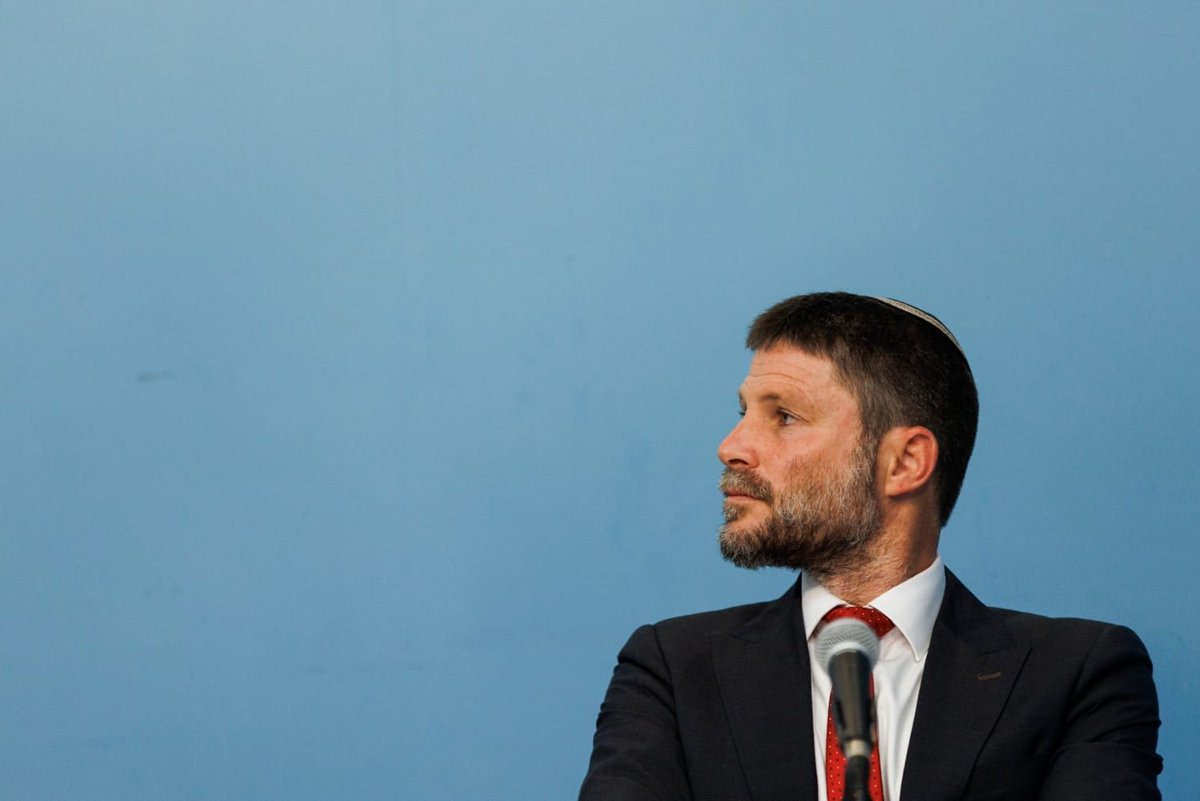 MarioNawfal's tweet photo. 🇮🇱🇹🇷 Israeli Minister Smotrich on the possibility of a conflict with Turkey: 

“We are preparing for every scenario...

We understand that there is a threat, and we will not be able to allow such a regime to threaten Israel’s existence.

Just as we did not allow and will not allow the Iranian regime to do so.”

Turkey is one of the largest and most powerful military forces in the Middle East and NATO's second-largest standing army.

Israel wants to take THEM on now?! Insane!!

Source: The Cradle / Writer: Michael