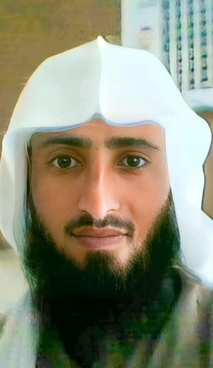 Aldiny_abdullah's tweet photo. بسم الله الرحمن الرحيم
إلى مشائخ وأعيان ووجهاء وكافة ابناء شبوة الأبية
نتوجه إليكم اليوم بالدعوه للوقوف مع اولياء دم الشهداء لصيانه الدماء المعصومة وحفظ حقوقها فدماء ابنائكم الشهداء من محافظة شبوة الذين استشهدوا في الحادثه الارهابية في ١٠ اكتوبر٢٠٢١م تفجير موكب محافظ محافظة عدن الاستاذ احمد حامد لملس في عدن وحادثه تفجير الشهيد المغدور مبارك عوض ذيبان الذي استشهد بتاريخ 20/10/2022 والذي استشهد جراء الاعمال الارهابيه كلا من التاليه اسمائهم :
١- الشهيد صدام حسين حميده
٢- الشهيد اسامه سالم لملس .
٣- الشهيد احمد ابوصالح
٤- الشهيد احمد حديج الباراسي
٥- الشهيد مبارك عوض ذيبان
والذي كانوا ضحيه الاعمال الارهابية الجبانه التي قام بها ضعاف النفوس وقد آثر اولياء الدم في تلك الحوادث الاحتكام للنظام والقانون و للقضاء واتخاذ الاجراءات القانونية الطويلة بعد القبض على المتهمين الرئيسيين من قبل الجهات المختصه ومحاكمتهم امام القضاء وصدور الاحكام القضائية بادانتهم والحكم عليهم بالاعدام قصاصا وعلى البعض منهم بالسجن عشر سنوات وذلك بموجب حكم المحكمة الجزائية الابتدائية عدن في القضية الجنائية رقم 95+49 لسنة 1443هجرية وحكم المحكمة الجزائية الابتدائية المكلا بتاريخ ٢٠ابريل ٢٠٢٤م
الا اننا نتفاجأ بابرام صفقه تبادل الاسرى بين المجرمين الحوثيين والشرعيه وضمن قوائم الاسرى الحوثيين المجرمين المدانين والمحكوم عليهم باحكام قضائية في قضايا تفجيرات ابنائنا وابناء شبوة وهم المدانين
١- هارون خالد محمد والمحكوم عليه بالاعدام حدا .
٢-علاء عادل ردمان محمد والمحكوم عليه بالسجن عشر سنوات .
٣- علي محمد هادي الخليلي والمحكوم بالاعدام .
إن محاولة تهريب المجرمين القتله المحكوم عليهم بالإعدام والسجن من خلال إدراجهم ضمن كشوفات تبادل الأسرى هو طعنة في ظهر العدالة واستهتار بالدم المعصوم وتجاهل لحق ذويه
ان القتله الماجورين المجرمين ليسو أسرى حرب و تجاهل الحكومة الشرعية للاحكام القضائية و المساومة بدماء الشهداء لمراضاة الحوثي او قوى اخرى فيها هدم لما تبقى من ثقة في هيبة الدولة وقضائها.
وعليه فإننا نتوجه اليكم بهذه الدعوة لكل أبناء شبوة وندعوكم للاحتشاد معنا في وقفة احتجاجية وتخييم مفتوح أمام مبنى النيابة العامة في محافظة شبوة يوم الخميس 9 يوليو 2026 الساعه التاسعه صباحا وكذلك اجتماع لمشايخ المحافظه عصر يوم الخميس وسيحدد مكان اجتماع المشايخ وسيتم ابلاغهم به وذلك للضغط والمطالبة الفورية بإسقاط اسم المدانين من قائمة التبادل الاسرى وتنفيذ احكام القضاء بالاعدام حسب القانون والاحكام القضائية الصادر ضدهم و إن وقوفكم اليوم هو انتصار للحق وسد منيع يمنع المتاجرة بدماء أبنائكم وإفراغ القضاء من مضمونه ..
وهي دعوه نوجها الى كل أولياء دم الشهداء الآخرين في القضايا الجنائيه من ابناء شبوه للمشاركه وتوجيه بيان وخطوات مشتركه
اولياء ادم الشهداء المجني عليهم