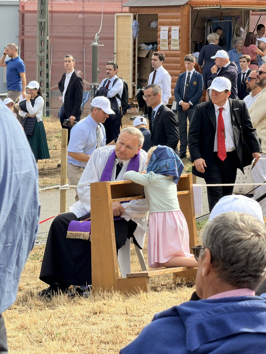SoyDeLeon_Mx's tweet photo. Écône 2026 

FSSPX el último bastión de la iglesia Católica. 

Deo grátias. https://t.co/WnaFrx3NNq