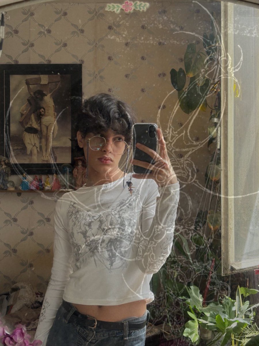 nicoxdelrey's tweet photo. If I could be anybody, dead or alive
I would wanna be my Mom in 1985 https://t.co/oJBVLaKH6B