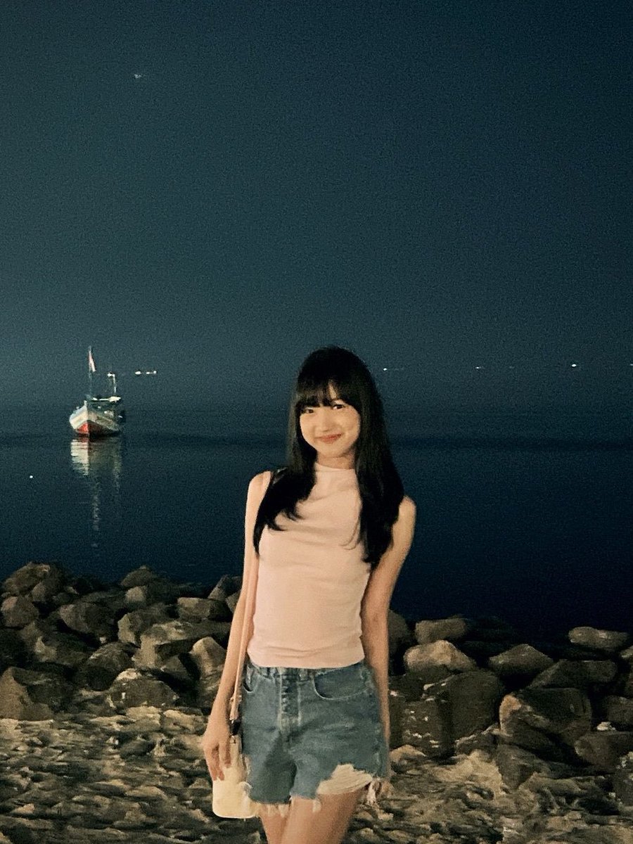 riplii_23's tweet photo. haii, happy birthday cantik @Ekin_JKT48 semoga makin cantik, jangan lupa tetep jadi diri sendiri ya jgn berubah jadi alien apalagi jadi mie ayam๐๐ค๐ป...semoga apa yg di inginkan cepat tercapai
everything about you ๐ซถ๐ป๐ซถ๐ป
#EkinInWinterland
#EkinPunyaKTP
#BatKin https://t.co/zLqhOpId59