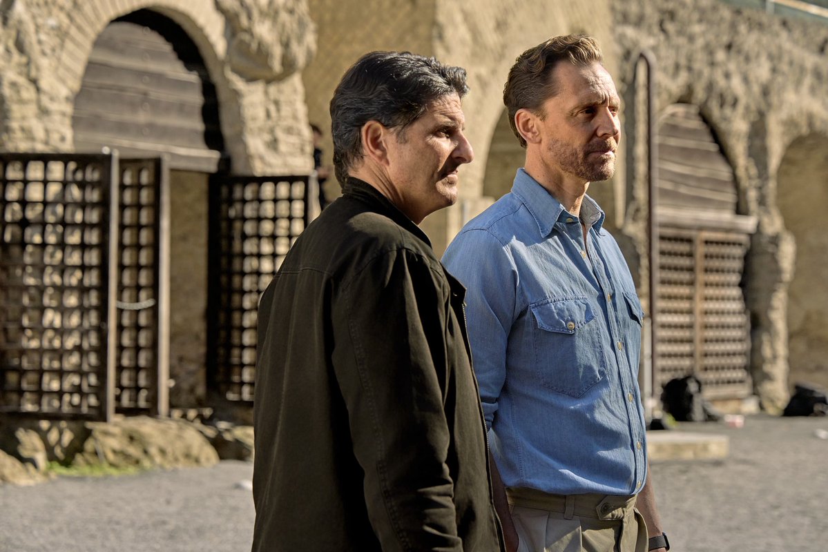 DariusAryaDigs's tweet photo. Join me and @twhiddleston for a time- traveling adventure: Out of Time Pompeii - July 22 on @DisneyPlus @NatGeoTV! https://t.co/srPLy3vGDZ