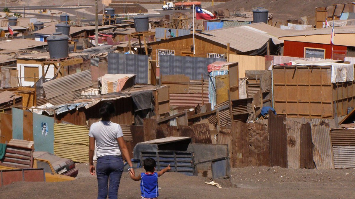 rdiazj1's tweet photo. 🇨🇱 | #Chile está destruido y éstos criminales del @PCdeChile @PSChile @elfrente_amplio son la causa primcipal.

Una vez más los ciudadanos ingenuos e ignorantes padecen con más pobreza y cesantia.. ojalá aprendan en las elecciones que vendrán..

Alguien cree qué el zurdo @tribconst_chile no lo sabe ?

@MinistroQuiroz @Min_Hacienda no se preocupe y pongan suma urgencia al proyecto de #MegaReforma. 

El país ya sabe lo qué es la izquierda.