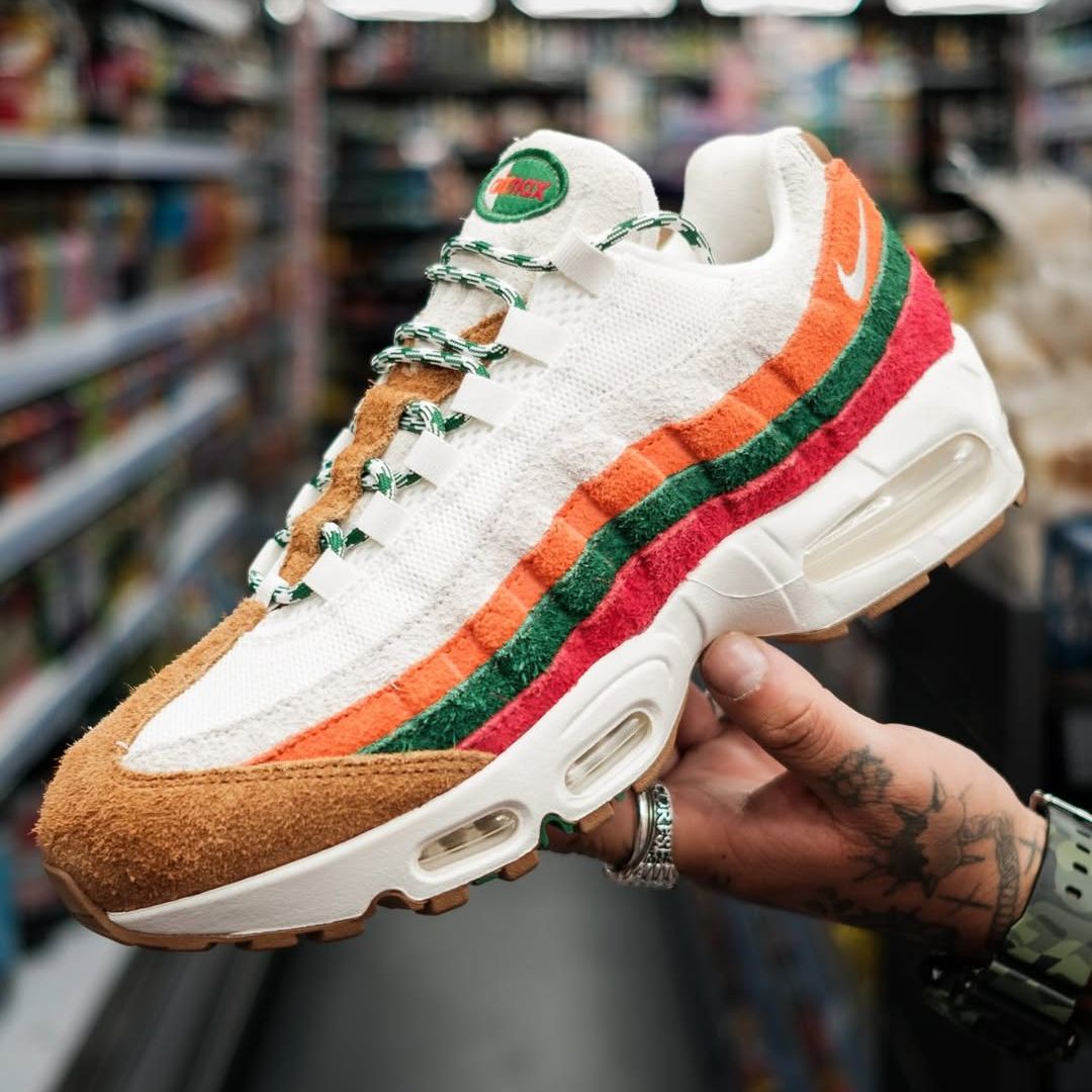 KicksFinder's tweet photo. JUST IN: Boutiques have reportedly been informed by Nike to postpone the release of the Nike Air Max 95 Big Bubble QS 2 "7-Eleven" due to the ongoing lawsuit with 7-Eleven 😱🤦‍♂️📈

A new release date has not been provided nor have Nike asked for the pairs to be recalled https://t.co/lu6haFF8gt