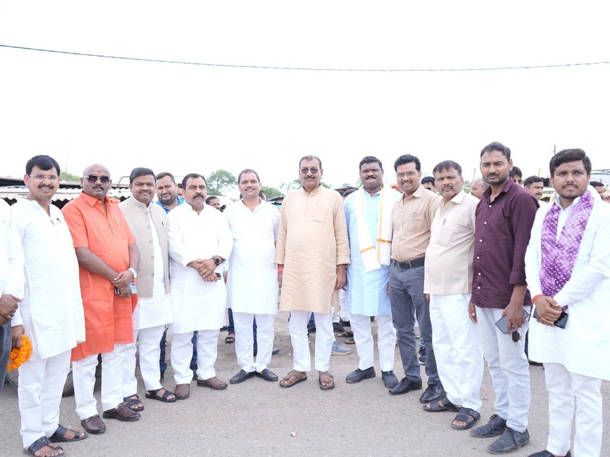 dharmveerbjp's tweet photo. सोनभद्र में माननीय प्रदेश अध्यक्ष भाजपा श्री पंकज चौधरी जी के आगमन पर हजारों कार्यकर्ताओं के द्वारा भब्य स्वागत अभिनंदन किया गया।
#स्वागत 
#अभिनन्दन https://t.co/i6zWZxMlbZ