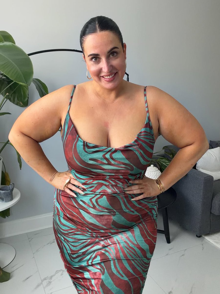 PlusSizeHub_1's tweet photo. Miss nadja https://t.co/Kv6A9JC36Q