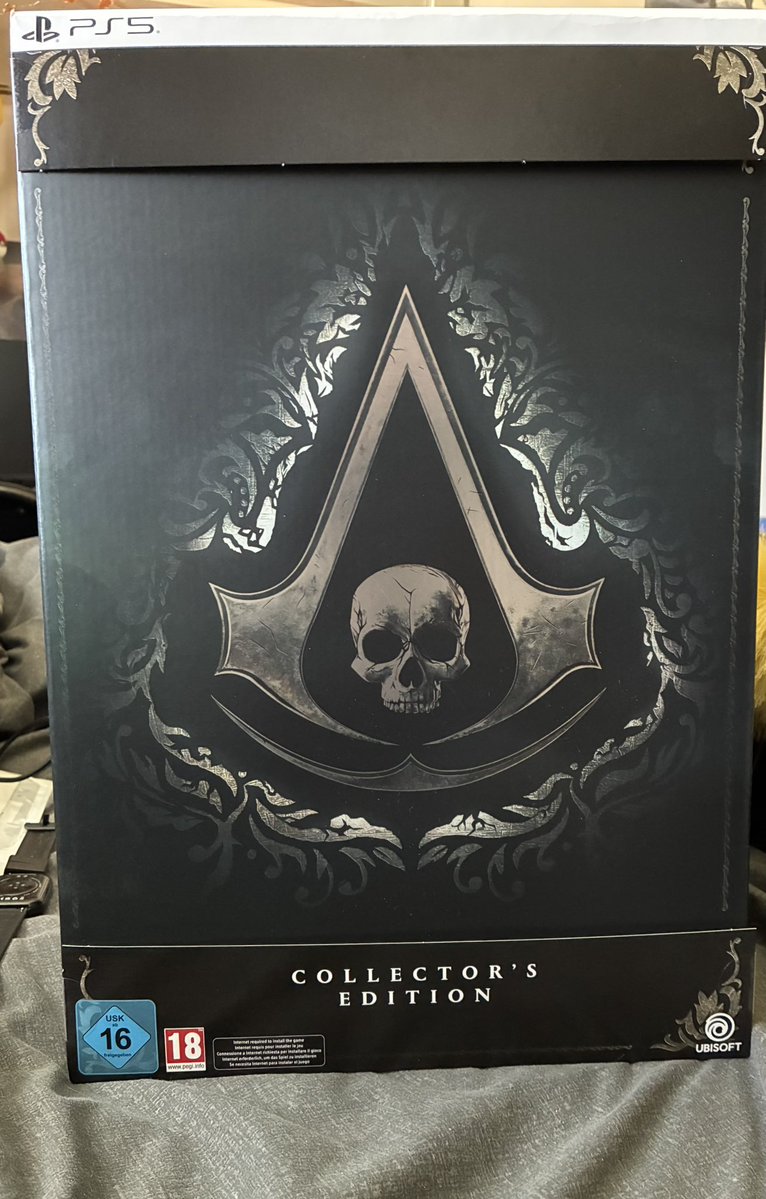 CamPlatinums's tweet photo. My Collectors Edition of Assassin’s Creed Black Flag Resynced has arrived! 🙌

Really love the statue and other items included, i love a nice steelbook and physical map! 😎 can’t wait to head in to the game and get to experience it all again! https://t.co/aUijzZ1SeK