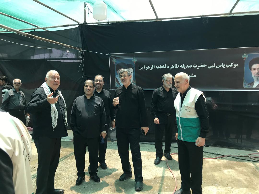 dr_babaei_ir's tweet photo. ‌‌خادمان خستگی‌ناپذیر موکب‌های دارالعباده در  تهران و قم، بار دیگر اصالت و ارادت مردم یزد را در خدمت‌رسانی به زوارِ داغدار قائد امت اسلامی، تجلی بخشیدند.
همچنین این سنگرهای دلدادگی در آمادگی کامل برای پذیرایی از زائران در مراسم تشییع و تدفین رهبر شهید معظم انقلاب اسلامی هستند. https://t.co/FK9Fg4ARXc