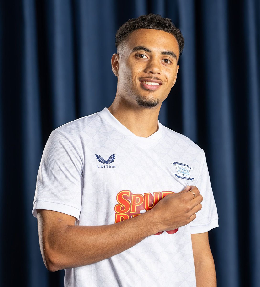 bladesrecently's tweet photo. As it stands, Lewis Dobbin is set for ‘United Switch’ after allegedly completing his medical, now I don’t know if this is true as I’ve seen it everywhere, so I cannot confirm the source, I currently have no evidence to OFFICIALLY confirm the move.

#sufc || #twitterblades https://t.co/5UUArg3Esc