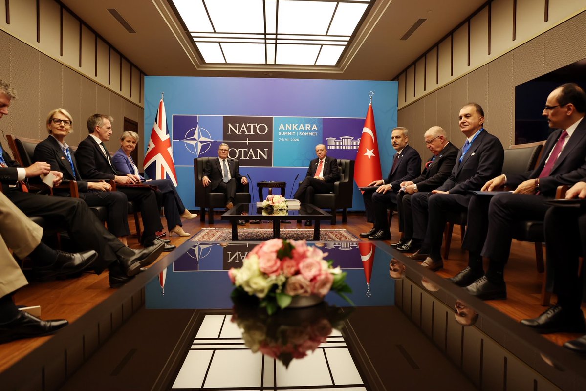 DanJarvisMBE's tweet photo. Our new defence pact with Türkiye will help make NATO and Europe more secure. Our partnership supports jobs in the UK, including through our fighter jet deal.

Good to meet President @RTErdogan and Minister Güler and thank them for hosting a well run, productive summit in Ankara. https://t.co/cgVq29IApT