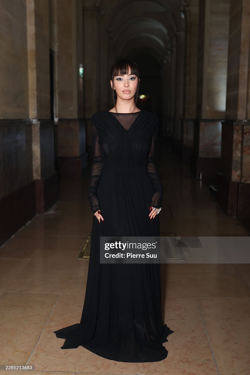 faouziasource's tweet photo. 📸 | Faouzia glamorizes in black for the “Viktor &amp; Rolf Haute Couture Fall/Winter 2026/2027” show at Paris Couture week https://t.co/xLCQErdfc3