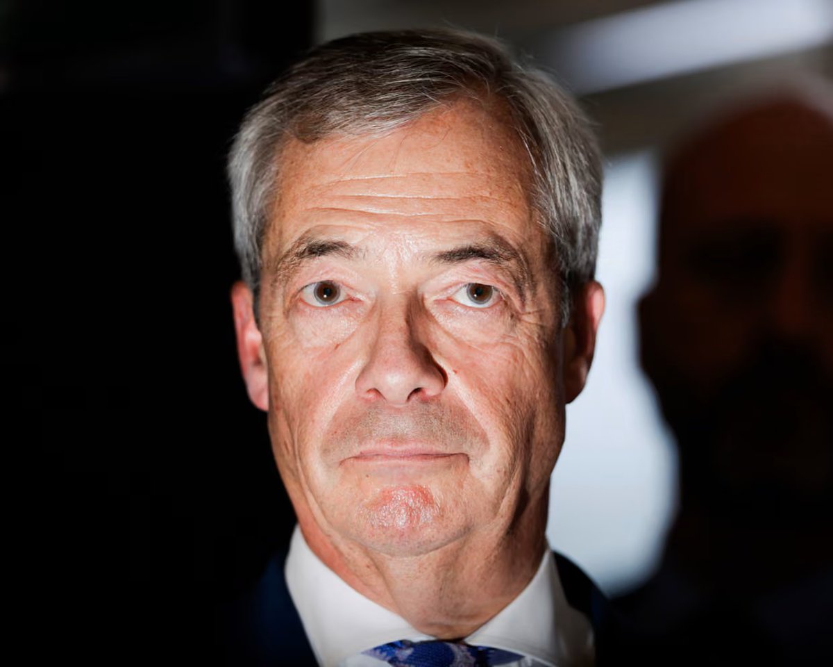 jodymcintyre_'s tweet photo. This man is attempting to play the British public.

Nigel Farage often claims that he will put voters first, but my investigations suggest otherwise.

Here is what I’ve discovered about the lobbyists and foreign interests STILL determined to get him into power:🧵 https://t.co/65veIjcyJz