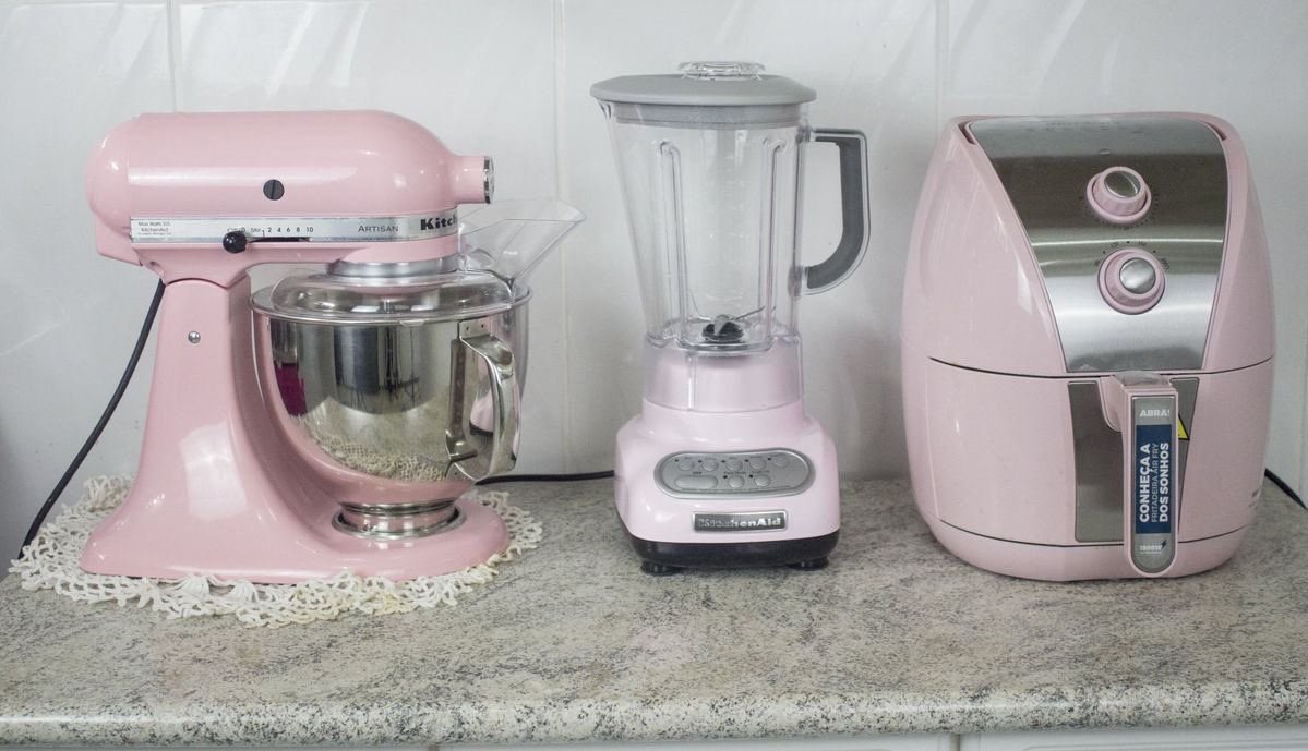 lapafaits's tweet photo. girls just want pink kitchen appliances https://t.co/6DqPdYTh0l