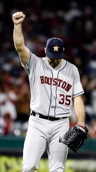badbuckets_'s tweet photo. JV FOREVER 🧡 https://t.co/IUexsyM4IK