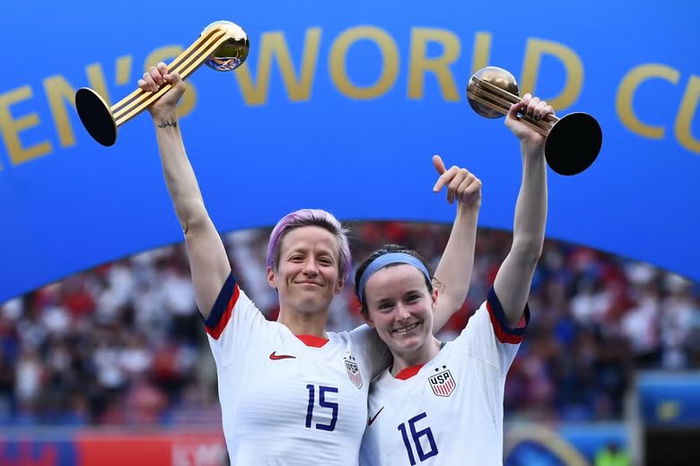 InspiredByJM's tweet photo. Like when Michelle Akers played on a torn MCL and shoulder injury?
Like when Sam Mewis played 2 major tournaments with no cartilage in her knee? 
Like when Megan Rapinoe and Rose Lavelle played a WC final on hamstring injuries? 

Some you can’t drag off the field. Others, well.. https://t.co/DsihUgrS74