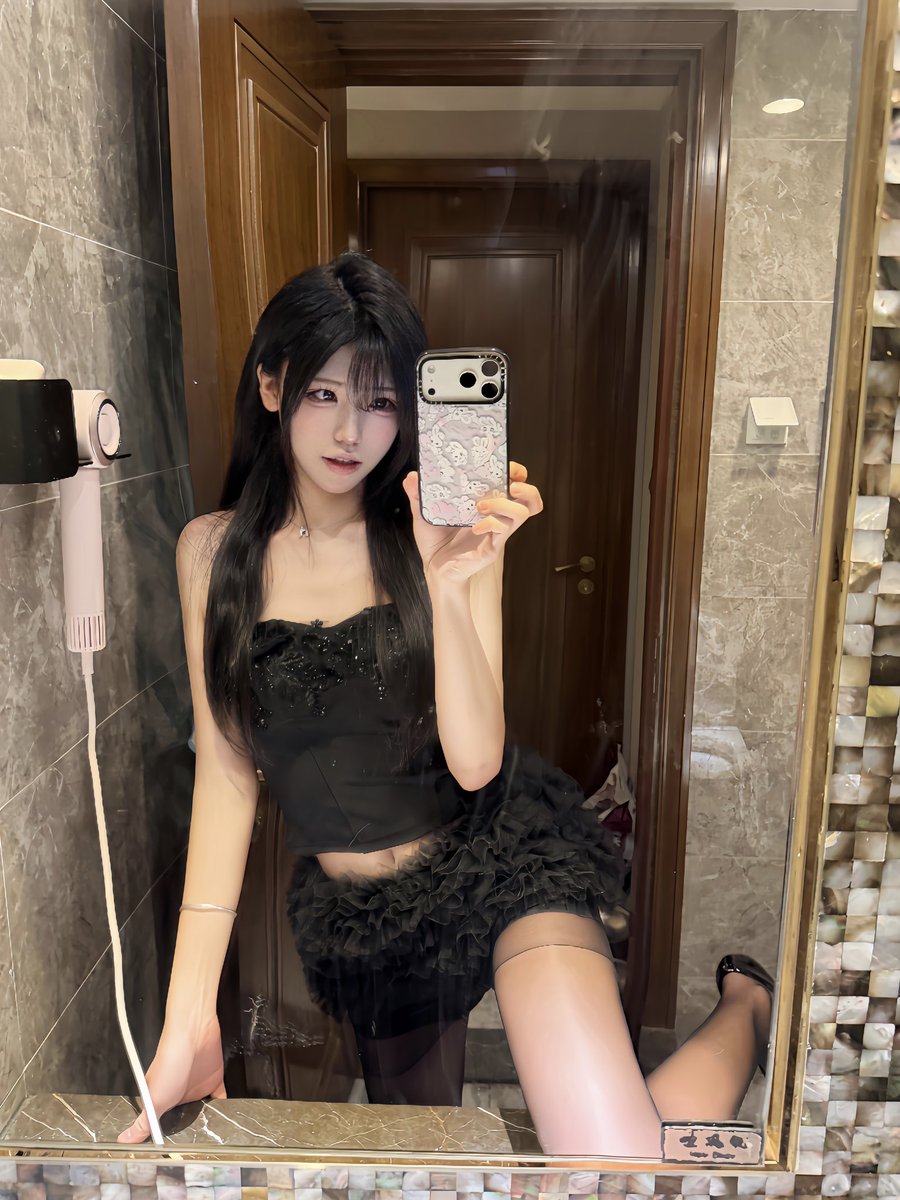 Touchdpr3's tweet photo. 我老公去哪了 #男娘 https://t.co/GWEA0sDeU1