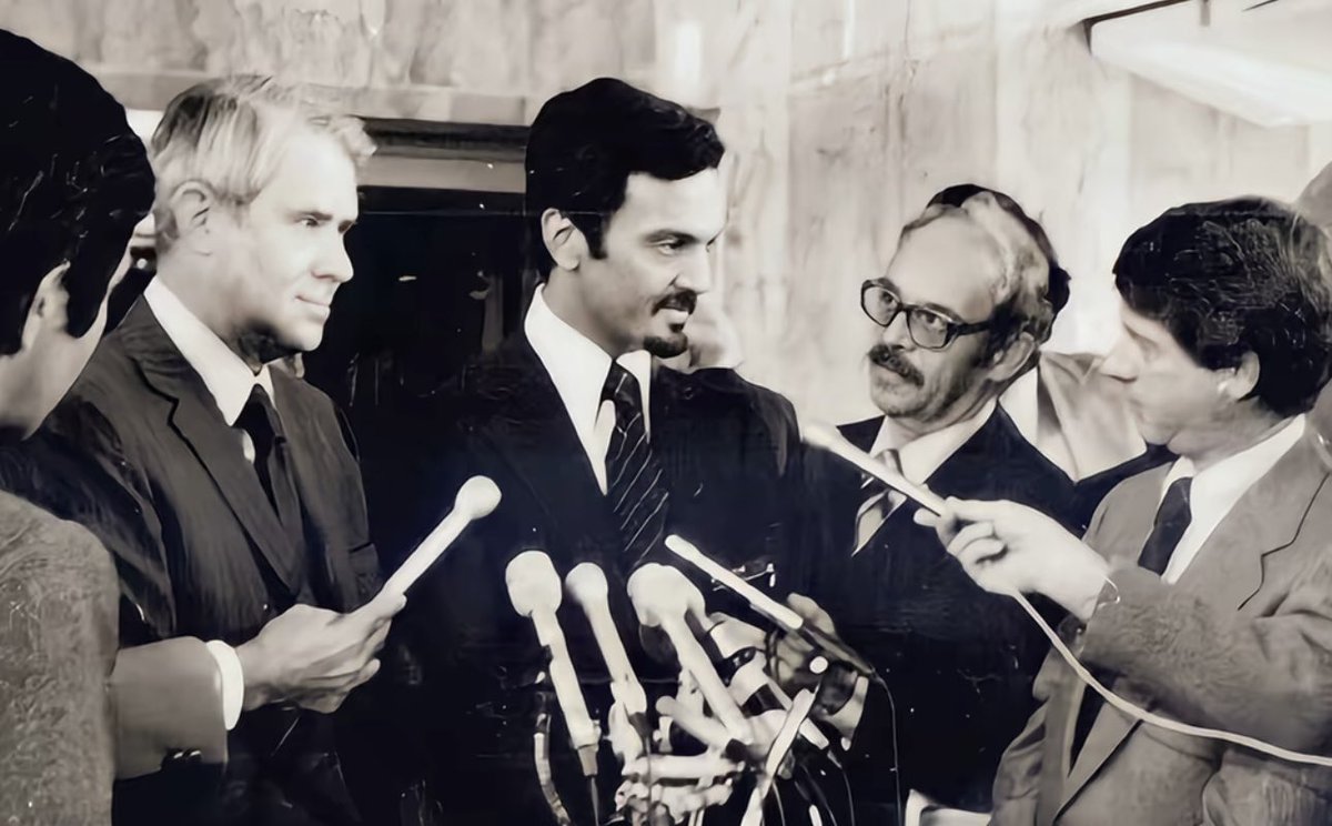 vision_mbs1's tweet photo. Prince Saud Al Faisal🇸🇦
قامة في الحنكة والدهاء السياسي، رحمه الله https://t.co/Dk81Hsj7E7