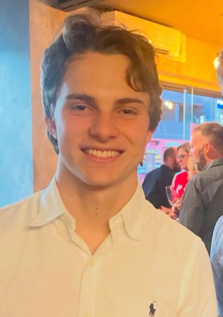preggosc's tweet photo. he is so freaking beautiful in this pic https://t.co/eh2pTpVmzA